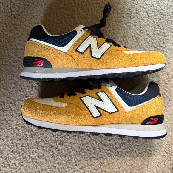 MUST GO! WORN ONCE! - NEW BALANCE 574 - MENS 10.5 -  KHAKI SUEDE NUBUCK main image 5